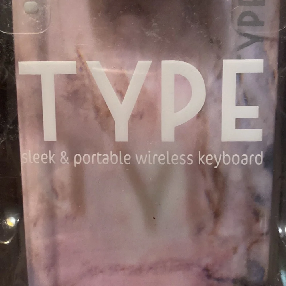 NEW in box - Wireless Portable Keyboard by Fashionit, 11.5”